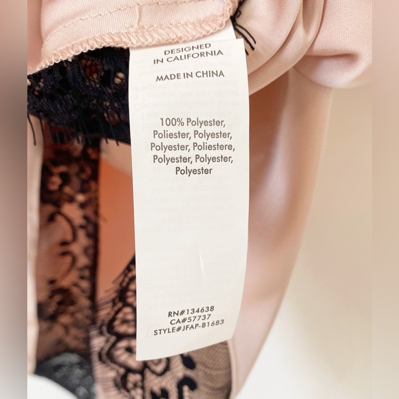 NWT JustFab Elegant Ballerina Pink Women's Satin Skirt With Black Lace Trim - Picture 8 of 11